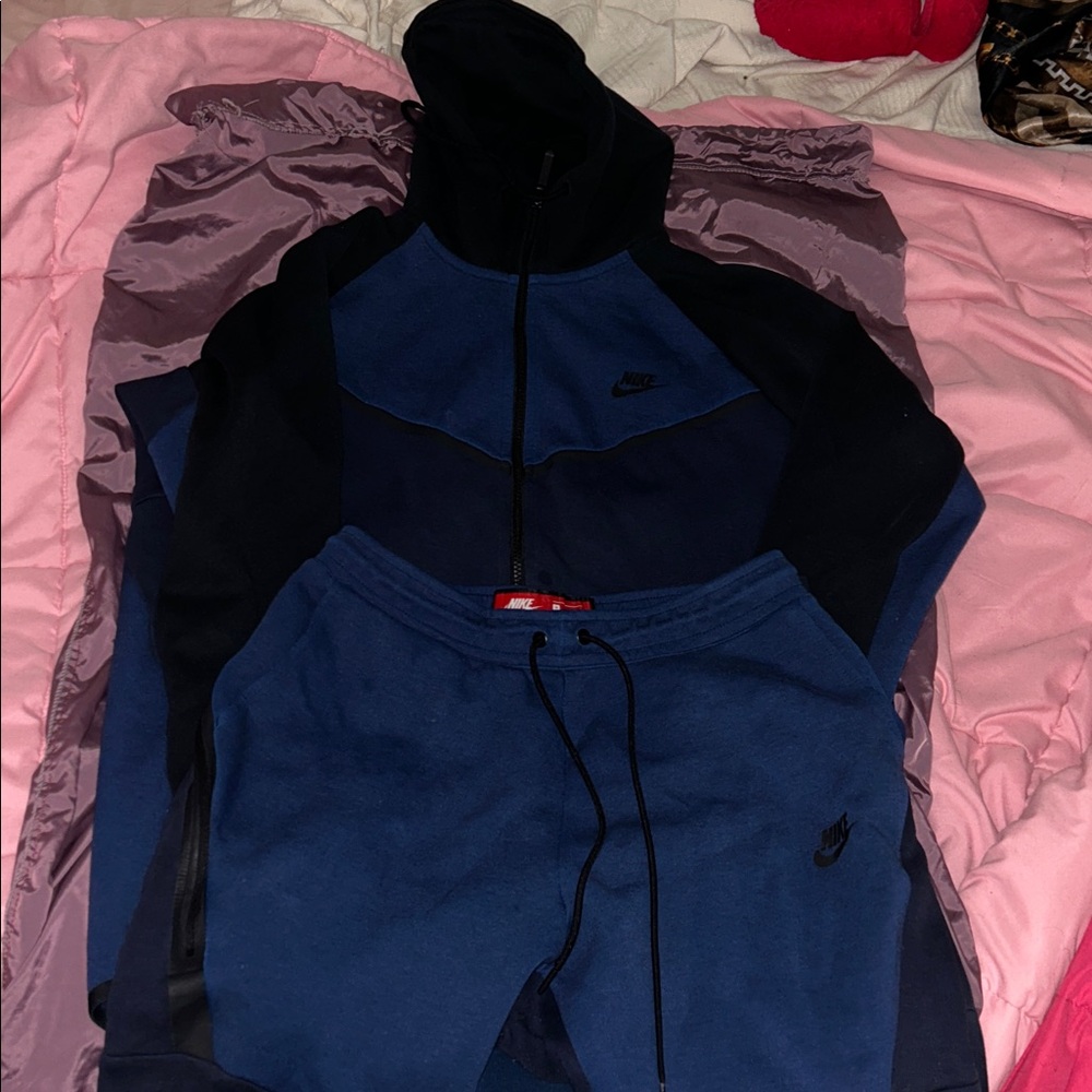 Men’s Nike Tech Sweatsuit Blue and Navy
